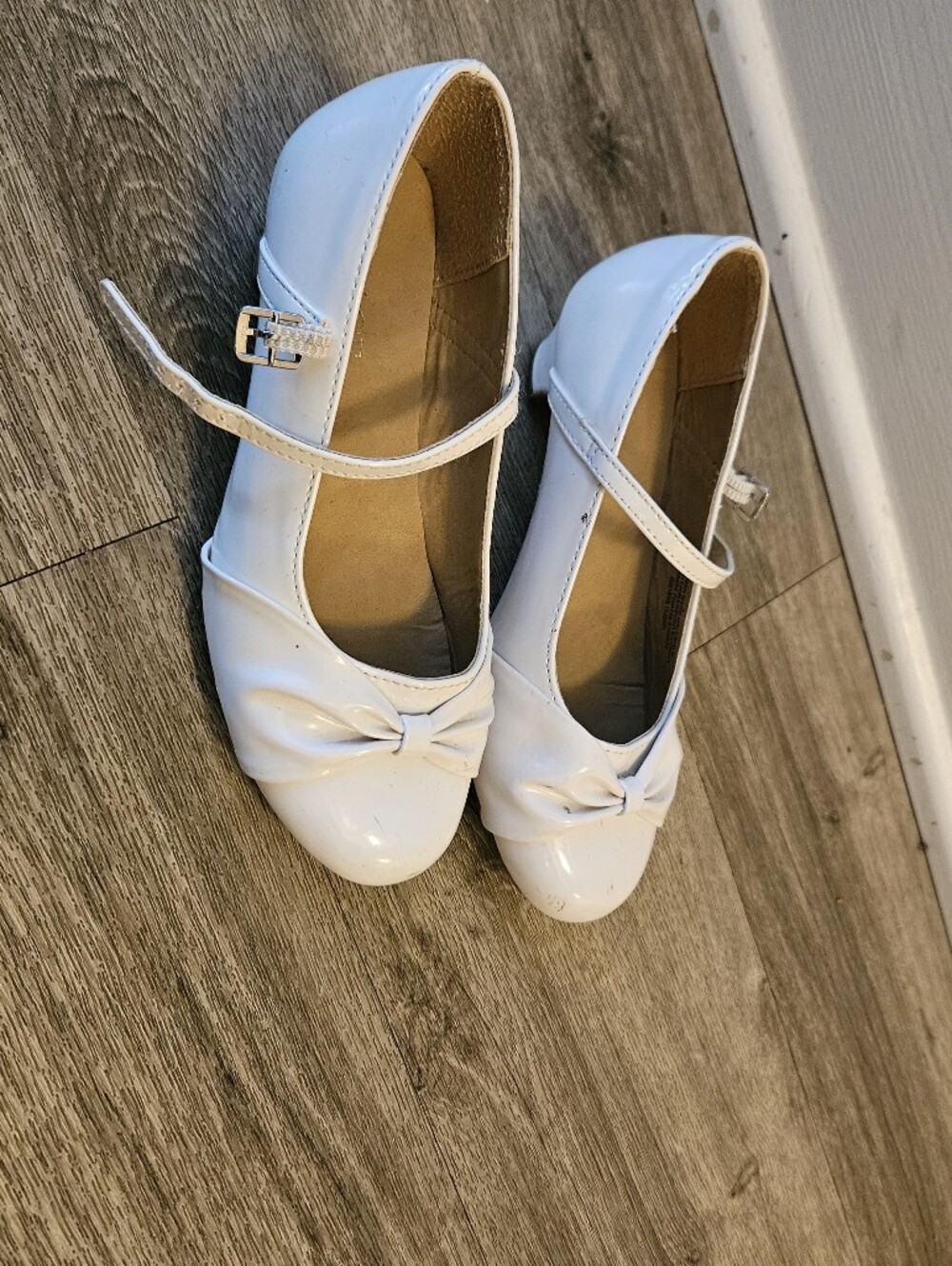The Children's Place White Patent Mary Jane Dress Shoes with Bow
